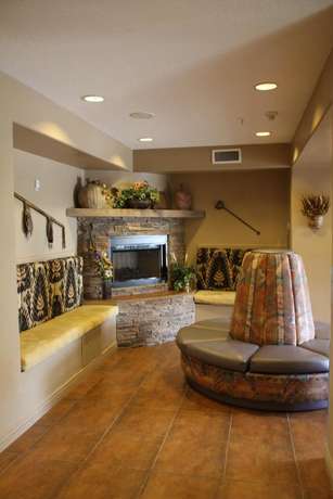 Imagen de los interiores del Hotel Tombstone Grand , A Baymont By Wyndham. Foto 17