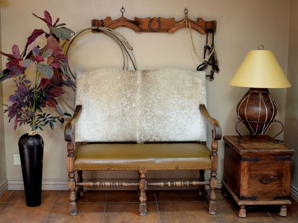 Imagen de los interiores del Hotel Tombstone Grand , A Baymont By Wyndham. Foto 18