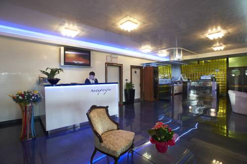 Imagen de la habitación del Hotel Tomi. Foto 9