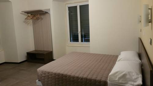 Imagen de la habitación del Hotel Tommaseo. Foto 9