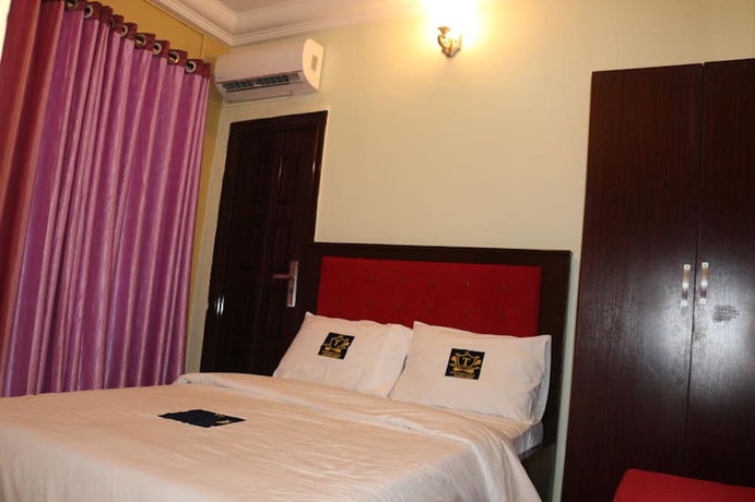 Imagen de la habitación del Hotel TommsVilles. Foto 16