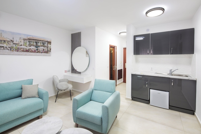 Imagen de la habitación del Hotel Tommy, Budva. Foto 2