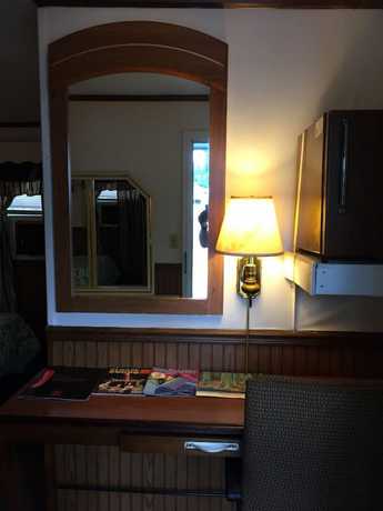 Imagen de la habitación del Hotel Tompkin\'s Motel. Foto 9