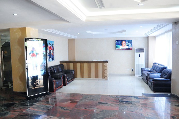 Imagen de los interiores del Hotel Tomreik. Foto 17