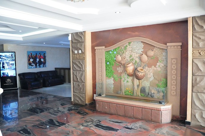 Imagen de los interiores del Hotel Tomreik. Foto 18