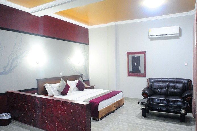 Imagen de la habitación del Hotel Tomreik. Foto 15