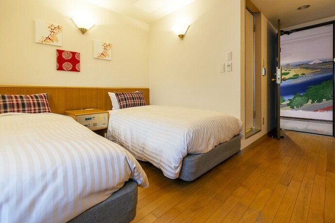 Imagen de la habitación del Hotel Toms. Foto 20