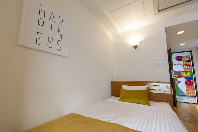 Imagen de la habitación del Hotel Toms. Foto 22