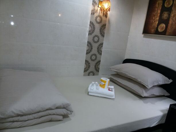 Imagen general del Hotel Tom\'s Guest House. Foto 9