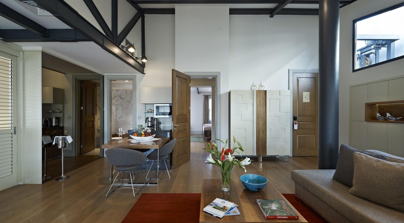 Imagen de los interiores del Hotel Tomtom Suites - Special Class. Foto 8