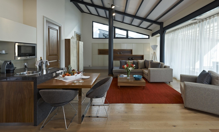 Imagen de los interiores del Hotel Tomtom Suites - Special Class. Foto 9