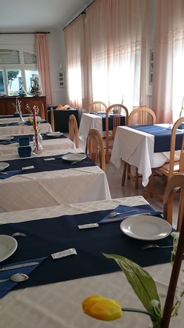 Imagen del bar/restaurante del Hotel Tonet. Foto 3