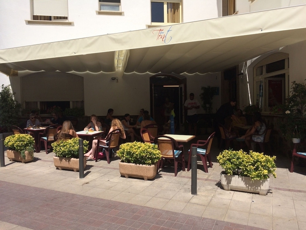 Imagen del bar/restaurante del Hotel Tonet. Foto 5