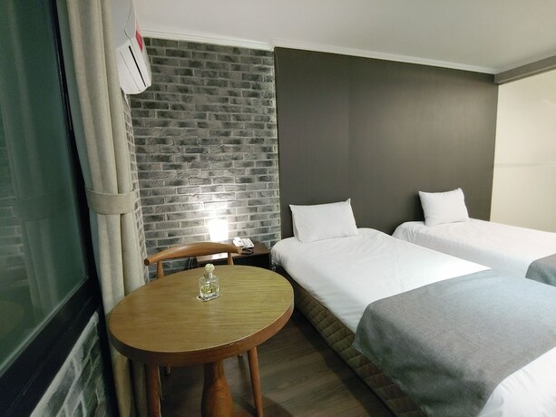 Imagen de la habitación del Hotel Tong Yeondong Jeju. Foto 13