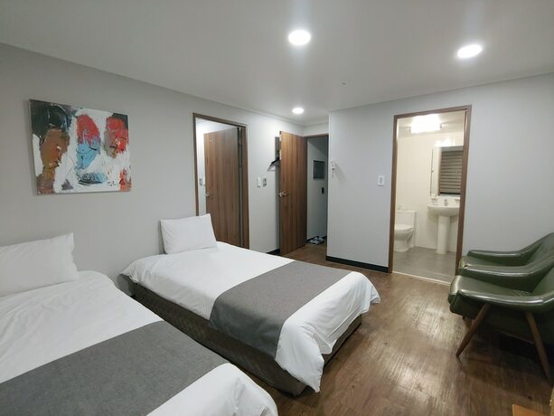 Imagen de la habitación del Hotel Tong Yeondong Jeju. Foto 19