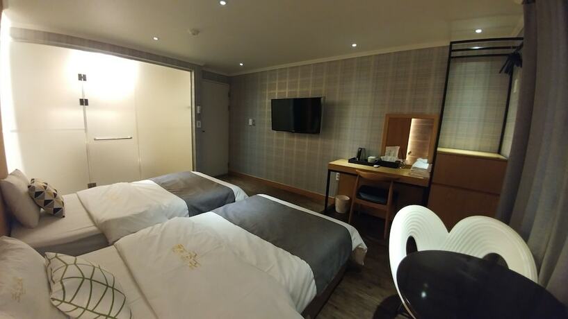 Imagen de la habitación del Hotel Tong Yeondong Jeju. Foto 20