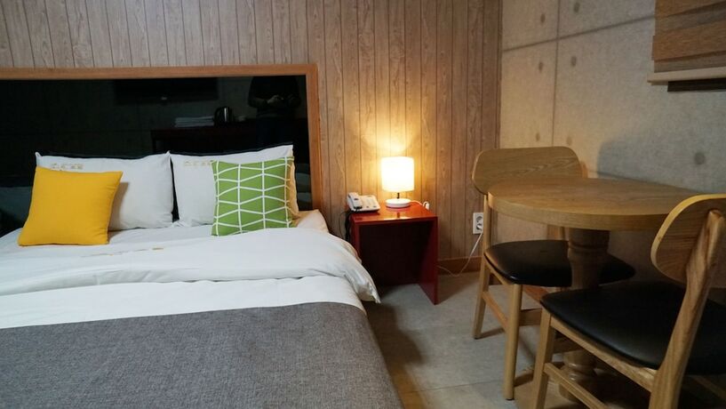 Imagen de la habitación del Hotel Tong Yeondong Jeju. Foto 24