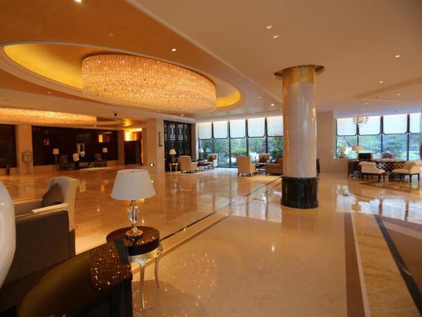 Imagen de los interiores del Hotel Tongli Lake Resort Phase II. Foto 8