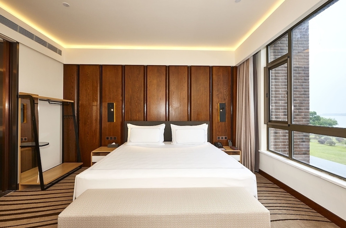 Imagen de la habitación del Hotel Tongli Lakeview. Foto 17