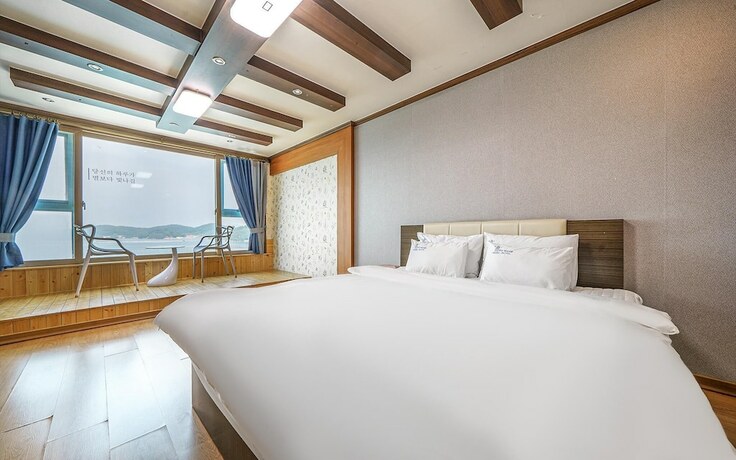 Imagen de la habitación del Hotel Tongyeong Badanaeum. Foto 16