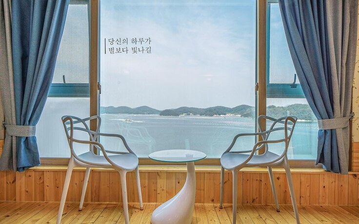Imagen de la habitación del Hotel Tongyeong Badanaeum. Foto 19
