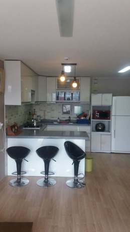 Imagen de la habitación del Hotel Tongyeong Camellia House. Foto 29