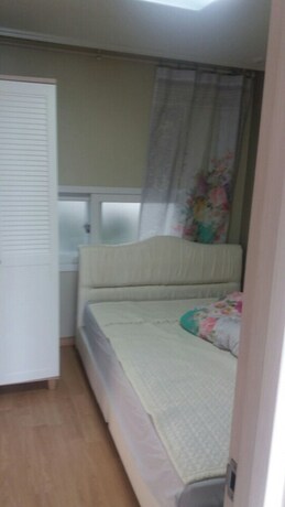 Imagen de la habitación del Hotel Tongyeong Camellia House. Foto 30