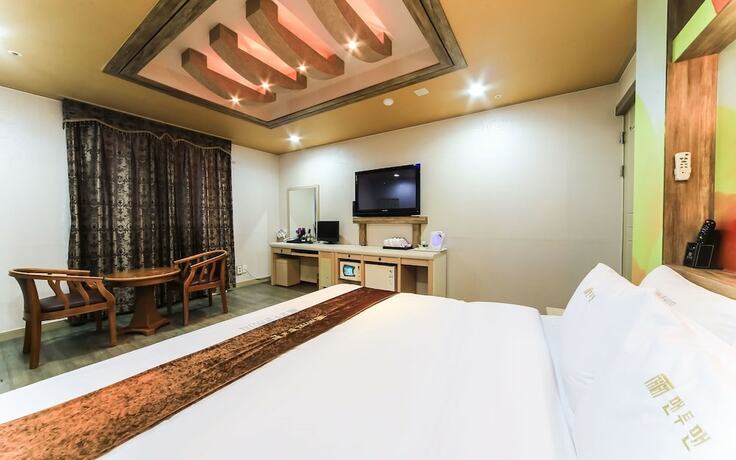 Imagen general del Hotel Tongyeong Man to Man. Foto 1