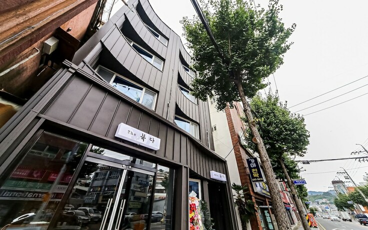 Imagen general del Hotel Tongyeong Mukda. Foto 11