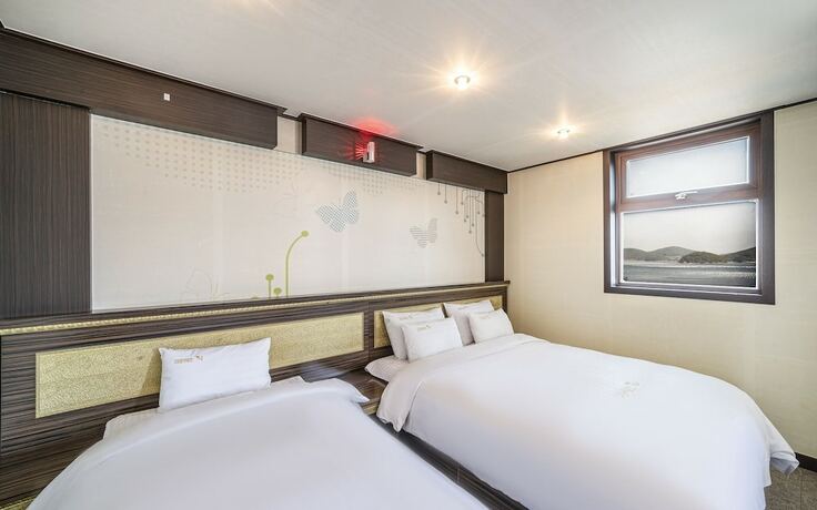 Imagen de la habitación del Hotel Tongyeong Rock. Foto 15