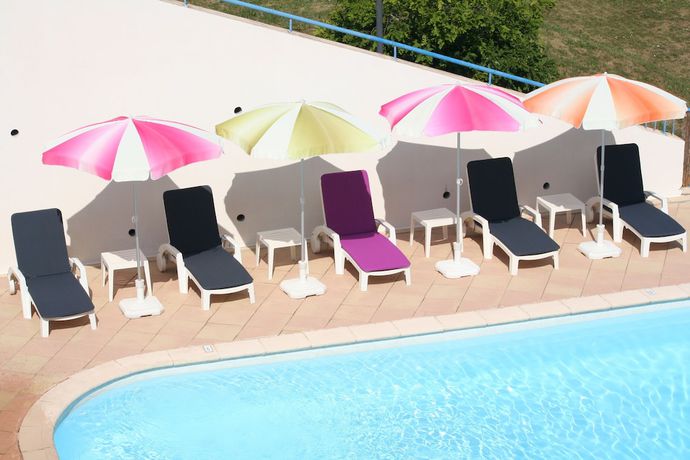 Imagen de la piscina del Hotel Tonic, Digne les Bains. Foto 16