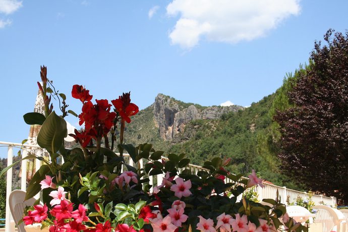 Imagen de los exteriores del Hotel Tonic, Digne les Bains. Foto 14