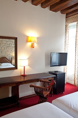 Imagen de la habitación del Hotel Tonic Du Louvre. Foto 1