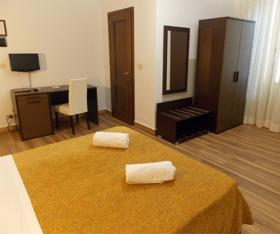 Imagen de la habitación del Hotel Tonic. Foto 13