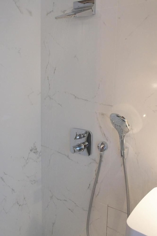 Imagen de la habitación del Hotel Tonic Saint Germain. Foto 10