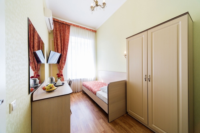 Imagen de la habitación del Hotel Tonika. Foto 9