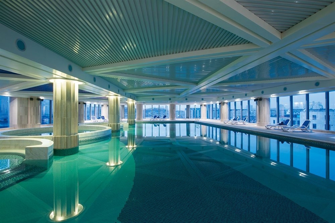 Imagen de la piscina del Hotel Tonino Lamborghini Kunshan City Center. Foto 16