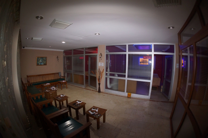 Imagen de los interiores del Hotel Tonoz Beach. Foto 6