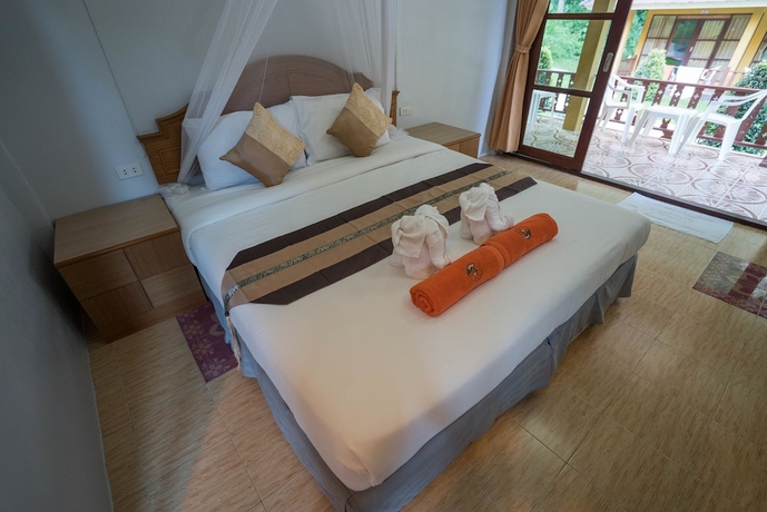 Imagen de la habitación del Hotel Tonsai Bay Resort. Foto 9