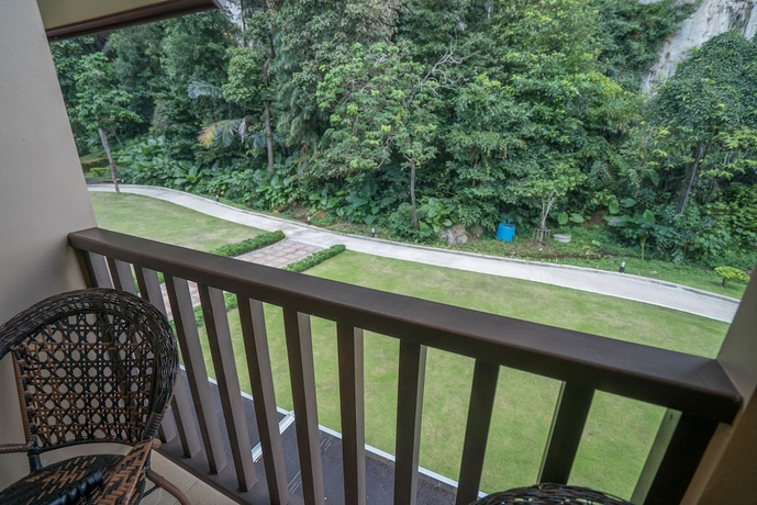 Imagen de la habitación del Hotel Tonsai Bay Resort. Foto 14