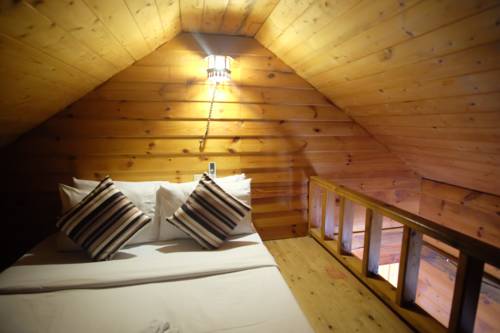 Imagen de la habitación del Hotel Tonsak Resort. Foto 3