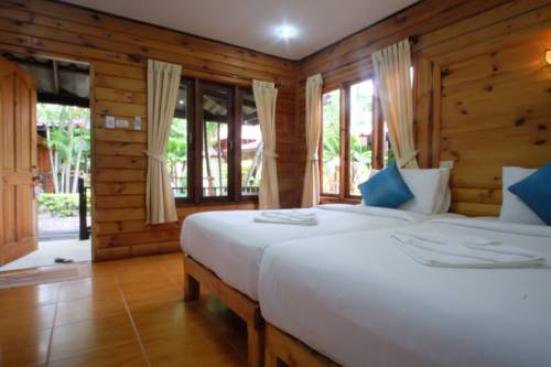 Imagen de la habitación del Hotel Tonsak Resort. Foto 4