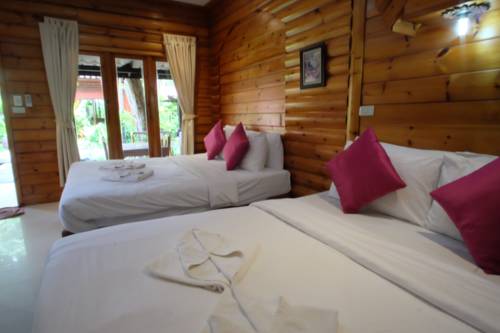 Imagen de la habitación del Hotel Tonsak Resort. Foto 6