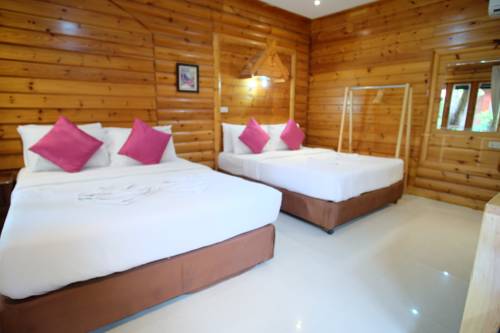 Imagen de la habitación del Hotel Tonsak Resort. Foto 9