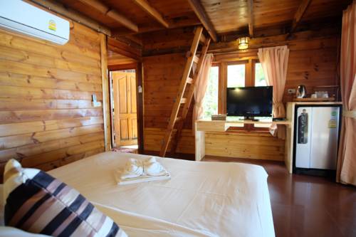 Imagen de la habitación del Hotel Tonsak Resort. Foto 13