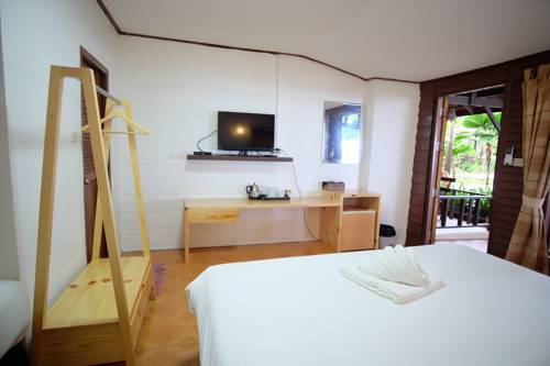 Imagen de la habitación del Hotel Tonsak Resort. Foto 14