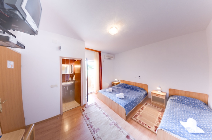 Imagen de la habitación del Hotel Tony. Foto 12