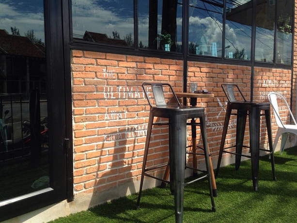 Imagen del bar/restaurante del Hotel Tony Lodge. Foto 3