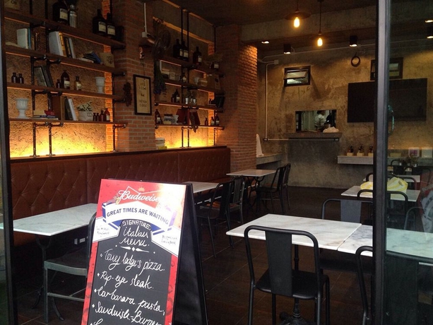 Imagen del bar/restaurante del Hotel Tony Lodge. Foto 6