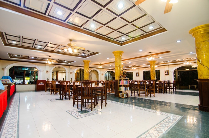 Imagen del bar/restaurante del Hotel Tony Resort. Foto 2